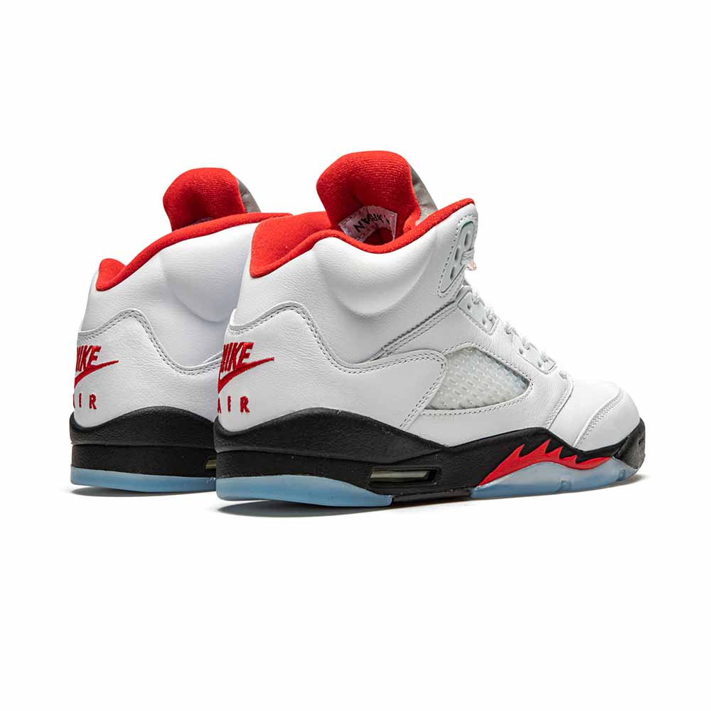 Bemachtig de Jordan 1 Low Crimson Tint 553558-034 bij top sneaker retailers over de hele wereld